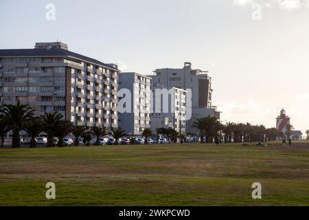 Apartments an der Mouille Point Beach Road in Kapstadt, Südafrika Stockfoto