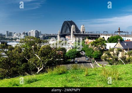 Blick auf die berühmte Sydney Harbour Bridge vom Observatory Hill. Stockfoto