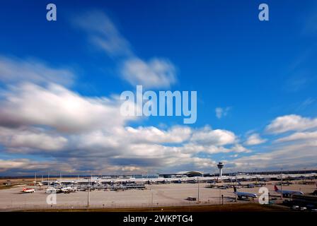 flughafen mit Wolken München, Bayern, Deutschland Stockfoto