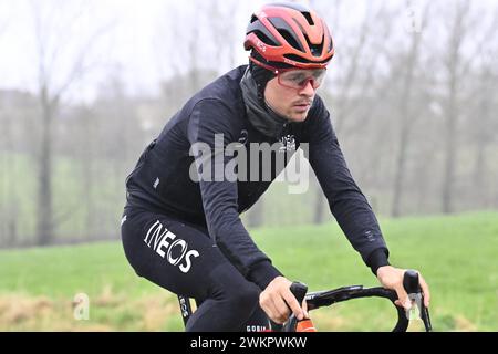 Gent, Belgien. Februar 2024. Der britische Tom Pidcock von Ineos Grenadiers wurde am Donnerstag, den 22. Februar 2024, während der Erkundung der Strecke des eintägigen Radrennens Omloop Het Nieuwsblad in Aktion dargestellt. BELGA FOTO DIRK WAEM Credit: Belga News Agency/Alamy Live News Stockfoto