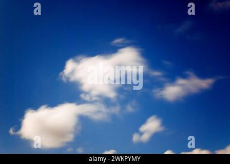 treibenden Wolken Langzeitexposition Stockfoto