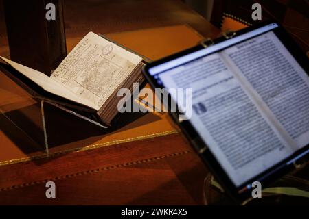 Madrid, 17.01.2024. RAE digitalisierte Bibliothek. Die erste Ausgabe von Don Quijote in seiner digitalisierten Version. Foto: Tania Sieira. ARCHDC. Quelle: Album / Archivo ABC / Tania Sieira Stockfoto