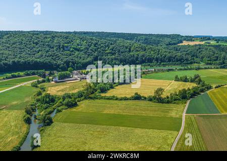 Blick auf das idyllische Altmühltal bei Breitenfurt bei Eichstätt Stockfoto