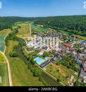 Blick auf das idyllische Altmühltal bei Breitenfurt bei Eichstätt Stockfoto