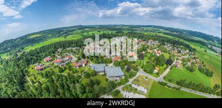 Luftaufnahme der Region um den Kurort Neutrauchburg bei Isny im Allgäu Stockfoto