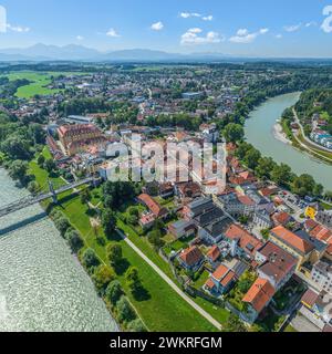 Luftaufnahme der beiden Grenzstädte Laufen und Oberndorf an der Salzach Stockfoto