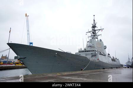 Ein Blick auf die ESP Almirante Juan de Borbon, der im Hafen von Southampton, dem Flaggschiff der Standing NATO Maritime Group One, ankert. SNMG1, bestehend aus fünf Kriegsschiffen der Allianz, nahm während der ersten großen Live-Übung von Übung Standfast Defender 24 an Schießübungen und Luftverteidigungssimulationen Teil, zusammen mit einer spanischen Task Group, während sie von Schottland nach Southampton segelte. Bilddatum: Donnerstag, 22. Februar 2024. Stockfoto