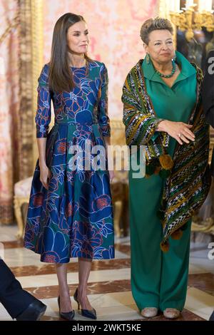 Madrid. Spanien. 20240222, Königin Letizia von Spanien, besucht Sandra Torres ein Mittagessen im Königspalast am 22. Februar 2024 in Madrid, Spanien Stockfoto