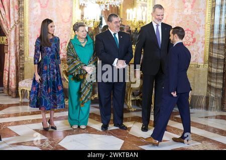 König Felipe VI. Von Spanien und Königin Letizia von Spanien veranstalten am 22. Februar 2024 in Madrid ein Mittagessen für den Präsidenten von Guatemala Cesar Bernardo Arevalo de Leon und seine Frau Lucrecia Eugenia Peinado Villanueva (Foto: Oscar Gonzalez/SIPA USA) (Foto: Oscar Gonzalez/SIPA USA) Stockfoto