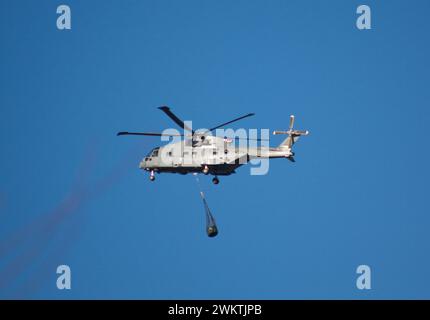 Royal Navy Helicopter Merlin Mk2 fliegt über Chard Somerset England großbritannien Stockfoto