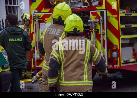 London, Großbritannien. Februar 2024. Die Londoner Feuerwehrleute am Ort eines Brandes in Zentral-London. Quelle: Vuk Valcic/Alamy Stockfoto