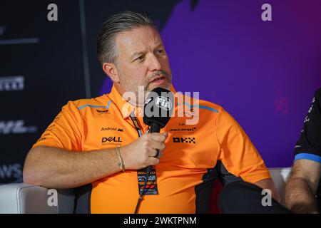 Sakhir, Bahrain. Februar 2024. BROWN Zak (usa), CEO von McLaren Racing, Porträt, Pressekonferenz während der Formel 1 Aramco-Vorsaisontests 2024 der FIA Formel 1-Weltmeisterschaft 2024 vom 21. Bis 23. Februar 2024 auf dem Bahrain International Circuit in Sakhir, Bahrain – Foto Eric Alonso/DPPI F1 Vorsaisontests in Bahrain auf dem Bahrain International Circuit am 22. Februar 2024 in Sakhir, Bahrain. (Foto von HOCH ZWEI) Credit: dpa/Alamy Live News Stockfoto