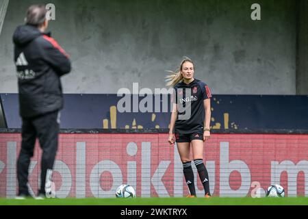 Tessa Wullaert (9) aus Belgien, die während eines MD-1-Transings der belgischen Red Flames vor ihrem Spiel gegen die ungarische Nationalmannschaft im auf-/Abstieg zwischen den Gruppen A und B, dem ersten Legspiel der UEFA Women's Nations League 2023-24, zu sehen war; Februar 2024 in Felcsut , UNGARN . FOTO SPORTPIX | Stijn Audooren Stockfoto