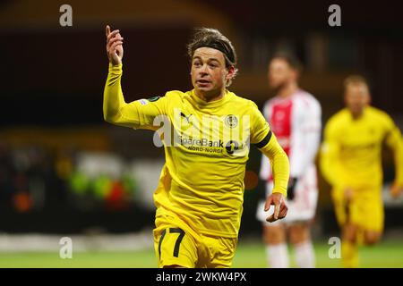 Bodø 20240222. Patrick Berg von Bodø/Glimt feiert nach einem Torschuss beim Fußball-Spiel der Europa Conference League zwischen Bodø/Glimt und Ajax im Aspmyra-Stadion. Foto: Mats Torbergsen / NTB Stockfoto