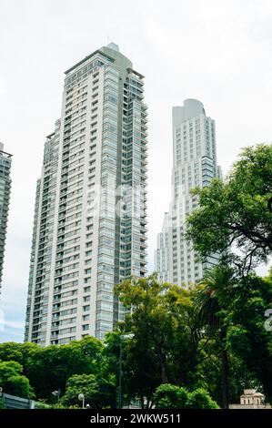 KUALA LUMPUR, MALAYSIA - 21. DEZEMBER 2022 Petronas Twin Towers Kuala Lumpur, Malaysia. Hochwertige Fotos Stockfoto