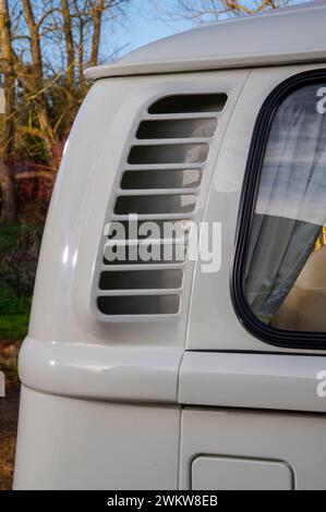 VW T2 Erkerfenster „Holdsworth“ Wohnmobil Stockfoto