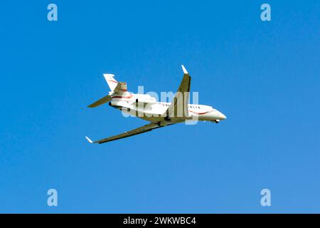 Boryspil, Ukraine - 21. Juni 2021: Das Flugzeug Dassault Falcon 7X (P4-SCM) startet vom Flughafen Boryspil Stockfoto