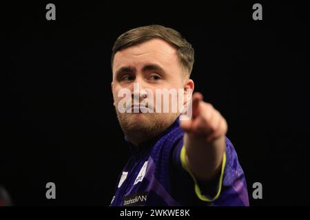 Newcastle, Großbritannien. Februar 2024. Luke Litttler reagierte während der BetMGM Premier League Darts Night 4 2024 in der Utilita Arena in Newcastle, England, Großbritannien am 22. Februar 2024 Credit: Every Second Media/Alamy Live News Stockfoto