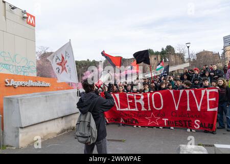 Rom, Italien. Februar 2024. Die Studenten zeigen ein Banner, das Valerio Verbano auf der Piazza Annibaliano in Rom gewidmet ist (Foto: Matteo Nardone/Pacific Press). Credit: Pacific Press Media Production Corp./Alamy Live News Stockfoto