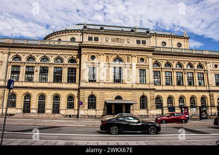 Das Königliche Dänische Theater ist sowohl die nationale dänische Institution für darstellende Künste als auch ein Name, der sich auf seinen alten, zweckmäßig erbauten Veranstaltungsort aus dem Jahr 1874 bezieht, der sich auf dem Kongens Nytorv in Kopenhagen befindet Kopenhagen Det Kongelige Teater Dänemark Copyright: XKristianxTuxenxLadegaardxBergx 10 Oktober Stockfoto