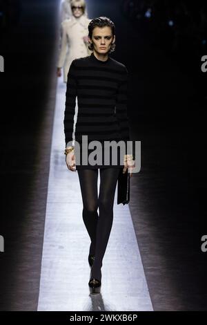 TOM FORD Herbst/Winter 2024 Laufbahn während der Mailand Fashion Week am 2024. Februar - Mailand, Italien 22./02/2024 Stockfoto