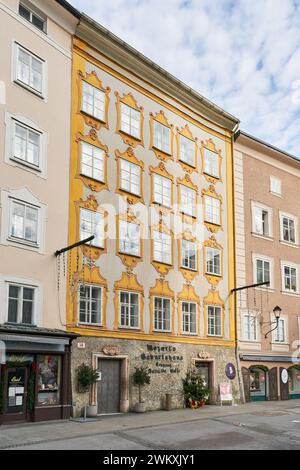 Geburtsort des Musikers und Komponisten Wolfgang Amadeus Mozart in der Altstadt von Salzburg in Österreich Stockfoto