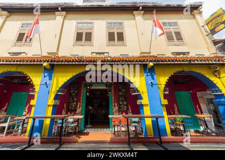 Singapur - August 30,2023 : Haji Lane ist eine Einkaufsstraße im Herzen des Singapore Kampong Glam Arab Quarter. Stockfoto