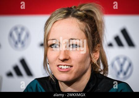 Decines Charpieu, Frankreich. Februar 2024. Kathy HENDRICH von Deutschland während der Pressekonferenz am 22. Februar 2024 vor der UEFA Women's Nations League 2024, Halbfinalspiel zwischen Frankreich und Deutschland am 23. Februar 2024 im Groupama-Stadion in Decines-Charpieu bei Lyon, Frankreich - Foto Matthieu Mirville/DPPI Credit: DPPI Media/Alamy Live News Stockfoto