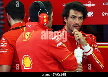Sakhir, Bahrain. Februar 2024. Carlos Sainz Jr (ESP) Ferrari. 23.02.2024. Formel-1-Test, Sakhir, Bahrain, Tag Drei. Das Foto sollte lauten: XPB/Alamy Live News. Stockfoto