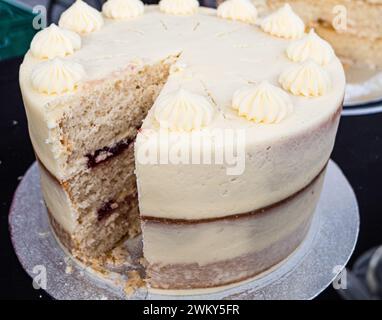 Butter Eisschwammkuchen auf Dem Waddesdon Manor Artisan Market erhältlich. Stockfoto