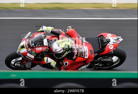 MELBOURNE, AUSTRALIEN. 23. Februar 2024. Alvaro Bautista (1) aus Spanien fuhr mit dem Ducati Panigale V4R für Aruba.IT Racing - Ducati bei der Eröffnungsrunde der Superbike-Weltmeisterschaft 2024 auf dem Phillip Island Circuit. Karl Phillipson/Alamy Live News Stockfoto