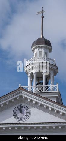Ein Uhrenturm an Einer renommierten Universität in Neuengland Stockfoto