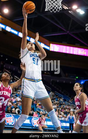 Lauren Betts (51) erzielte bei einem NCAA-Basketballspiel gegen die Utah Utes am Donnerstag, den 22. Februar 2024, im Pauley Pavili Stockfoto