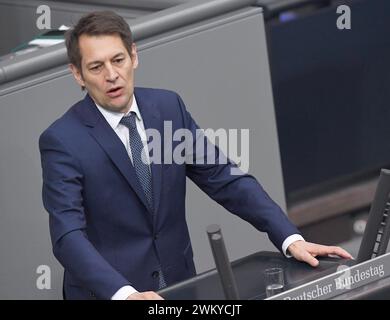 Berlin, Deutschland. Februar 2024. Götz Frömming (AfD) spricht im Bundestag über das Wachstumschancen-Gesetz. Quelle: Serhat Kocak/dpa/Alamy Live News Stockfoto