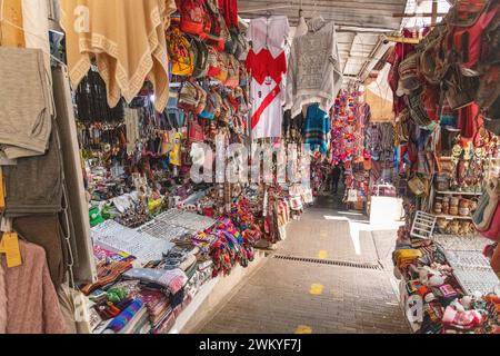 Mercado de Artesanias Markt in Aguas Calientes in der Nähe von Machu Picchu, Peru Stockfoto