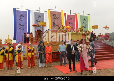 Duy Tien, Ha Nam, Vietnam. Tich Dien ist der Auftakt der landwirtschaftlichen Saison. Aufführungsrituale beim Tich Dien Festival. Lễ hội Tịch Điền Stockfoto