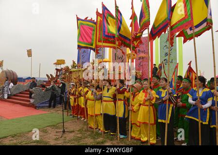 Duy Tien, Ha Nam, Vietnam. Tich Dien ist der Auftakt der landwirtschaftlichen Saison. Aufführungsrituale beim Tich Dien Festival. Lễ hội Tịch Điền Stockfoto