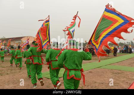 Duy Tien, Ha Nam, Vietnam. Tich Dien ist der Auftakt der landwirtschaftlichen Saison. Aufführungsrituale beim Tich Dien Festival. Lễ hội Tịch Điền Stockfoto