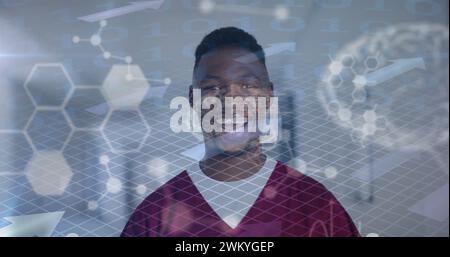 Bild des menschlichen Gehirns und Datenverarbeitung über afroamerikanischer Ärztin im Krankenhaus Stockfoto
