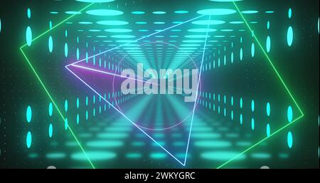 Bild von sich bewegenden Neonformen und Spots über dem digitalen Tunnel Stockfoto