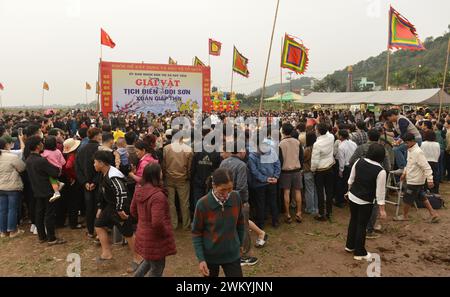 Duy Tien, Ha Nam, Vietnam. Tich Dien ist der Auftakt der landwirtschaftlichen Saison. Aufführungsrituale beim Tich Dien Festival. Lễ hội Tịch Điền Stockfoto