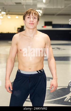 Highschool-Porträt männlicher Wrestler nach dem Training Stockfoto