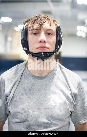 Highschool-Porträt männlicher Ringkämpfer im Training Stockfoto