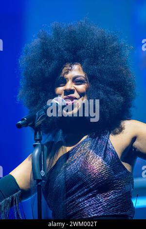22. Februar 2024, Motorpoint Arena, Nottingham, Großbritannien. Veranstaltung: Rick Astley unterstützt von Belinda Carlisle. Bildunterschrift: Hintergrundbild Des Sängers: Mark Dunn / Alamy Live News (Unterhaltung) Stockfoto