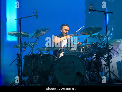22. Februar 2024, Motorpoint Arena, Nottingham, Großbritannien. Veranstaltung: Rick Astley unterstützt von Belinda Carlisle. Bildunterschrift: Schlagzeuger Bild: Mark Dunn / Alamy Live News (Unterhaltung) Stockfoto