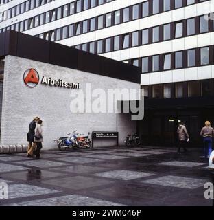 Ereignisse aus 1965-90 DEU, Deutschland, Dortmund: Persönlichkeiten aus der Politik, Wirtschaft und Kultur aus den Jahren 1965-90 Dortmund. Arbeitsamt. Beratung .23.1.1980 DEU, Deutschland, Dortmund: Persönlichkeiten aus Politik, Wirtschaft und Kultur aus den Jahren 1965-90 NRW *** Veranstaltungen aus 1965 90 DEU, Deutschland, Dortmund Persönlichkeiten aus Politik, Wirtschaft und Kultur aus den Jahren 1965 90 Dortmund Arbeitsamt Beratung 23 1 1980 DEU, Deutschland, Dortmund Persönlichkeiten aus Politik, Wirtschaft und Kultur aus den Jahren Wirtschaft und Kultur aus den Jahren 1965 90 NRW Stockfoto