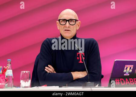 Telekom-Chef Timotheus Höttges bei der Bilanzpressekonferenz der Deutschen Telekom AG. Bonn, 23.02.2024 NRW Deutschland *** Vorstandsvorsitzender der Deutschen Telekom Timotheus Höttges auf der Jahrespressekonferenz der Deutschen Telekom AG Bonn, 23 02 2024 NRW Deutschland Copyright: XChristophxHardtx Stockfoto