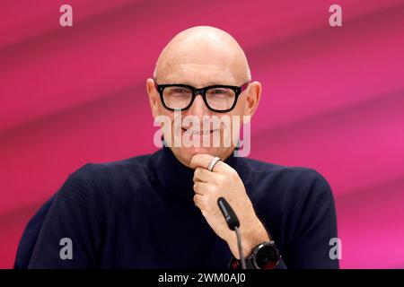 Telekom-Chef Timotheus Höttges bei der Bilanzpressekonferenz der Deutschen Telekom AG. Bonn, 23.02.2024 NRW Deutschland *** Vorstandsvorsitzender der Deutschen Telekom Timotheus Höttges auf der Jahrespressekonferenz der Deutschen Telekom AG Bonn, 23 02 2024 NRW Deutschland Copyright: XChristophxHardtx Stockfoto