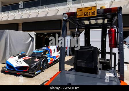 15 VANTHOOR Dries (bel), MARCIELLO Raffaele (SWI), WITTMANN Marco (ger), BMW M Team WRT, BMW Hybrid V8, Ambiance während des Prologs der FIA Langstrecken-Weltmeisterschaft 2024, vom 24. Bis 26. Februar 2024 auf dem Losail International Circuit in Lusail, Katar - Foto Julien Delfosse / DPPI Stockfoto