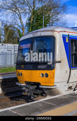 Dieselbetriebener Personennahverkehr-S-Bahnhof. Stockfoto